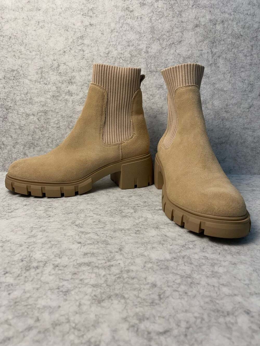 Size 7.5 Steve Madden Tan Suede Lug Sole Chelsea Ankle Boots